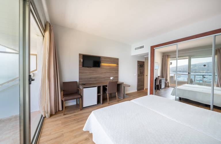 Double vue mer étage supérieur Hôtel Seramar Comodoro Plage Palmanova