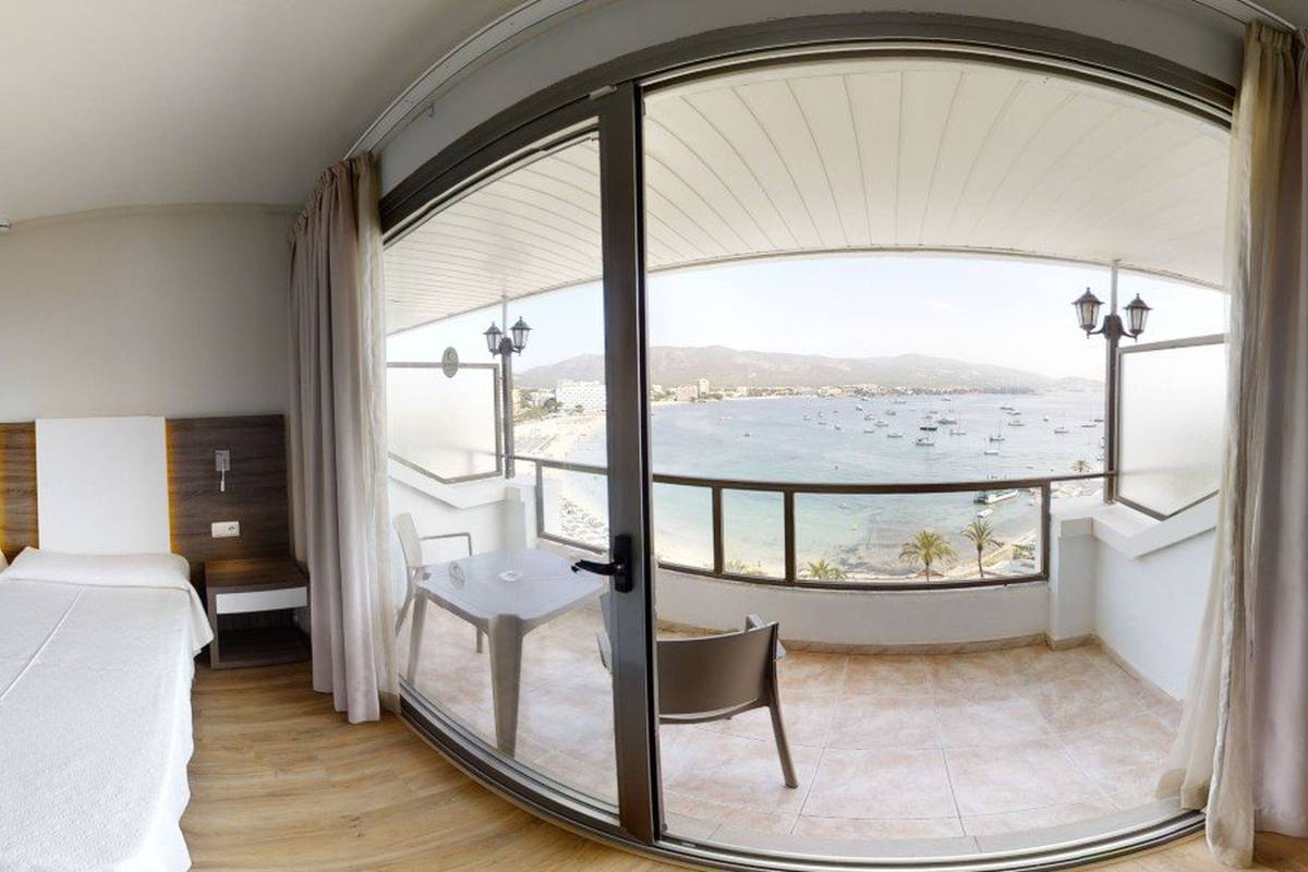 Top floor double sea view Seramar Comodoro Beach Hotel Palmanova Top floor double sea view Seramar Comodoro Beach Hotel Palmanova