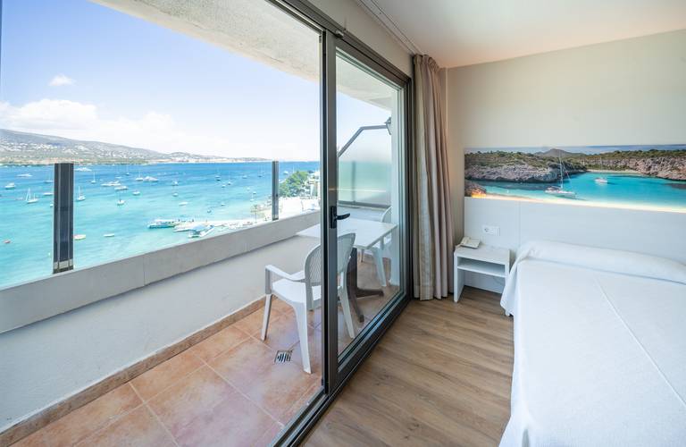 Skyroom Seramar Comodoro Beach Hotel Palmanova Skyroom Seramar Comodoro Beach Hotel Palmanova