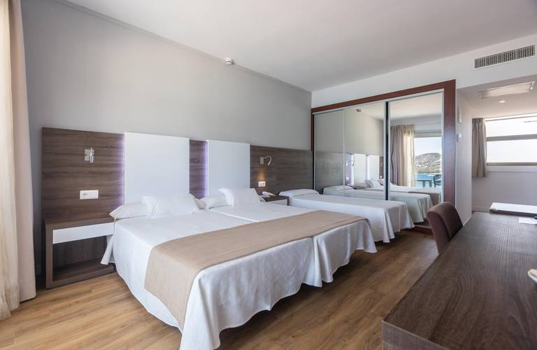 Triple vista mar Hotel Seramar Comodoro Playa Palmanova