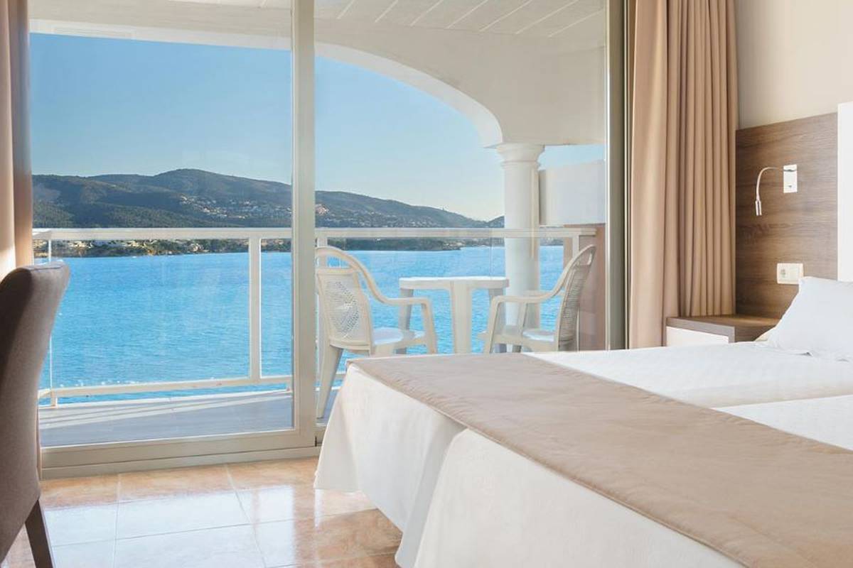 Family sea view Seramar Comodoro Beach Hotel Palmanova Family sea view Seramar Comodoro Beach Hotel Palmanova