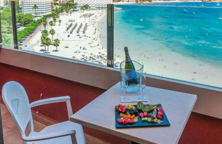 Skyroom Seramar Comodoro Beach Hotel Palmanova Skyroom Seramar Comodoro Beach Hotel Palmanova