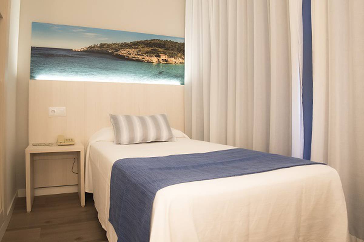 Single Seramar Luna Park Adults Only Hotel S'Arenal Single Seramar Luna Park Adults Only Hotel S'Arenal
