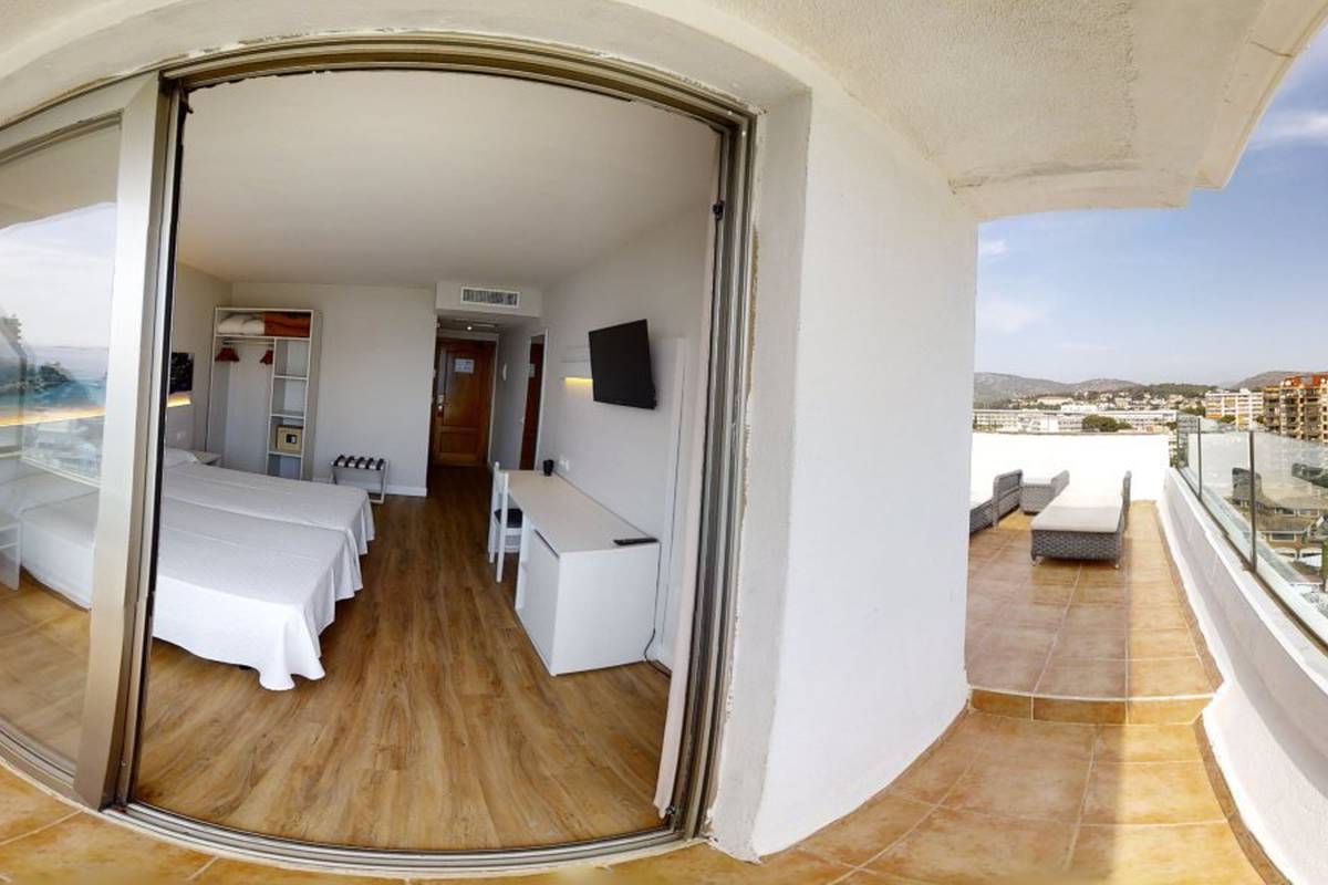 Skyroom terrace Seramar Comodoro Beach Hotel Palmanova Skyroom terrace Seramar Comodoro Beach Hotel Palmanova