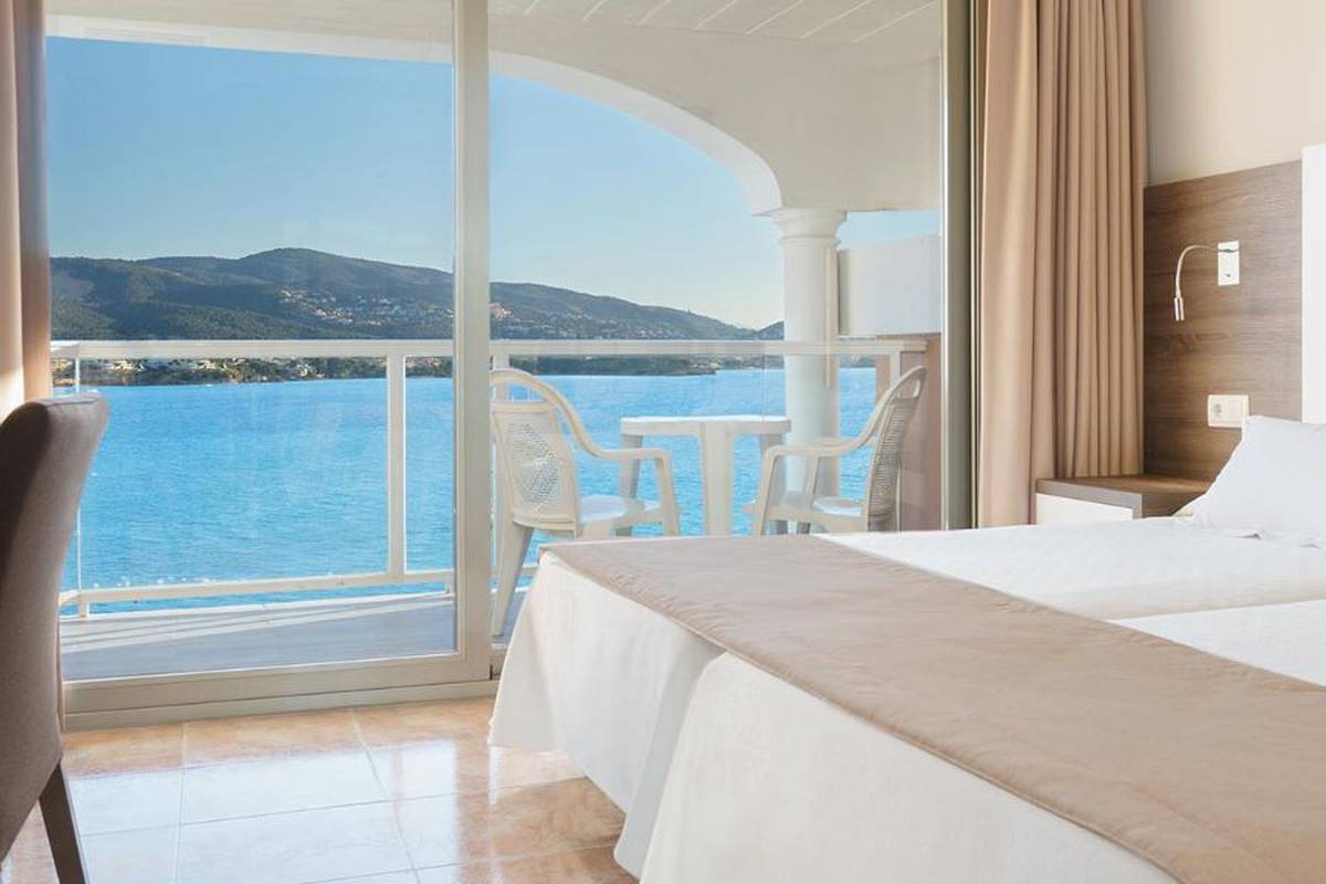 Top floor double sea view Seramar Comodoro Beach Hotel Palmanova Top floor double sea view Seramar Comodoro Beach Hotel Palmanova