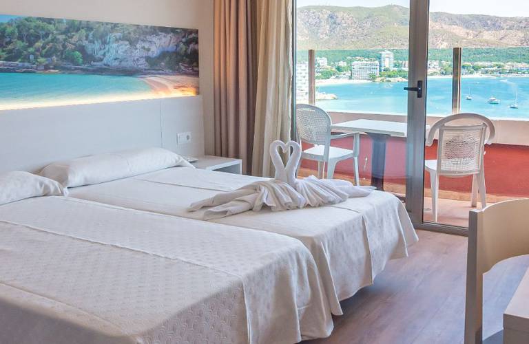 Skyroom Seramar Comodoro Beach Hotel Palmanova Skyroom Seramar Comodoro Beach Hotel Palmanova