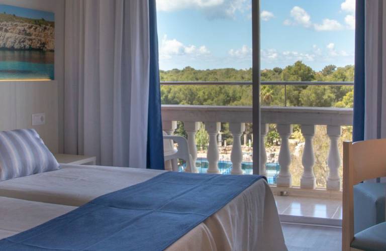 Doble vista piscina Hotel Seramar Luna Park Adults Only El Arenal Doble vista piscina Hotel Seramar Luna Park Adults Only El Arenal