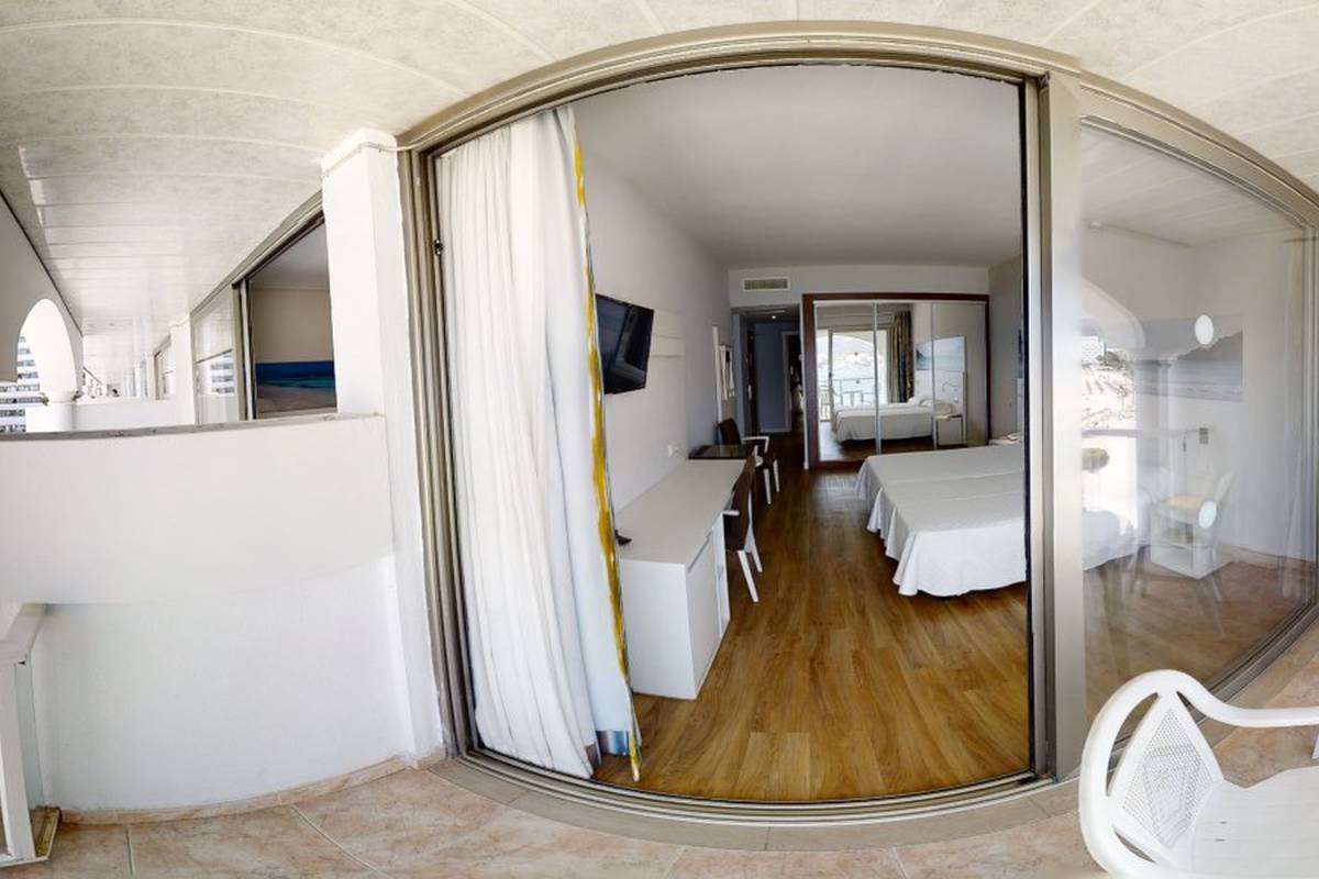 Family sea view Seramar Comodoro Beach Hotel Palmanova Family sea view Seramar Comodoro Beach Hotel Palmanova