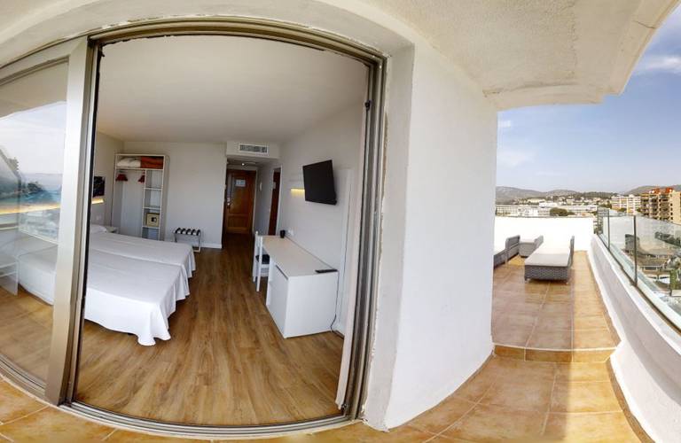Skyroom terrace Seramar Comodoro Beach Hotel Palmanova Skyroom terrace Seramar Comodoro Beach Hotel Palmanova