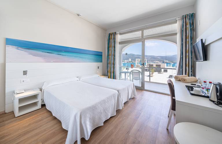 Chill out double sea view Seramar Comodoro Beach Hotel Palmanova Chill out double sea view Seramar Comodoro Beach Hotel Palmanova