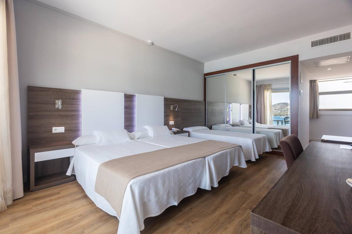 Triple vista mar Hotel Seramar Comodoro Playa Palmanova Triple vista mar Hotel Seramar Comodoro Playa Palmanova