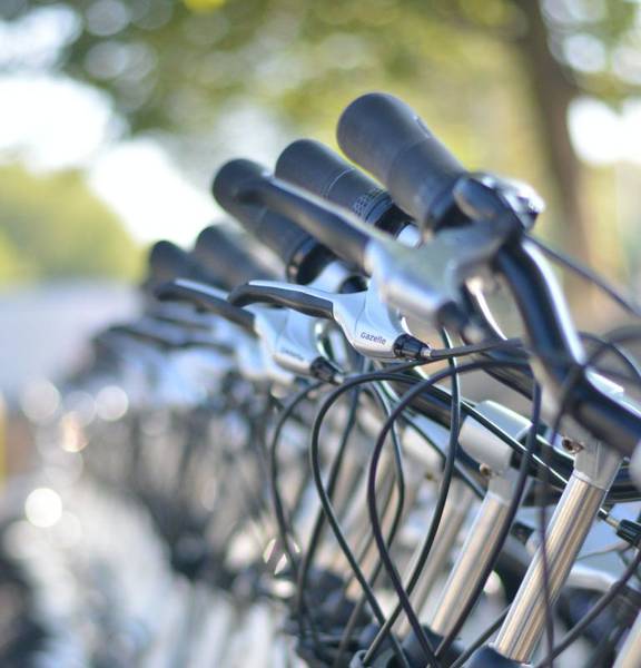 Alquiler de bicicletas de paseo y eléctricas Hotel Seramar Comodoro Playa Palmanova