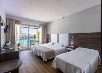 Chambre triple Hôtel Seramar Comodoro Plage Palmanova Chambre triple Hôtel Seramar Comodoro Plage Palmanova