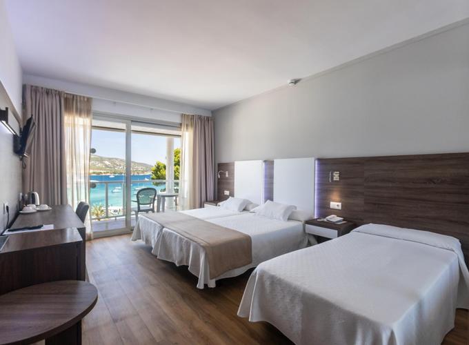 Triple Vista Mar Hotel Seramar Comodoro Playa Palmanova Triple Vista Mar Hotel Seramar Comodoro Playa Palmanova